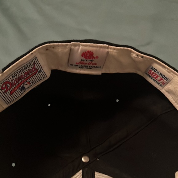 New Era fitted Pittsburgh Pirates hat size 7 1/8 - Picture 6 of 6